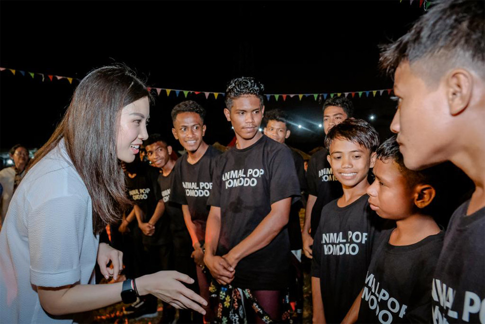 Wamenparekraf Kunjungi Pesta Rakyat Labuan Bajo Street Carnival