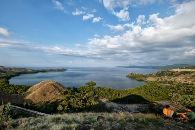 Cantiknya Labuan Bajo Dari Atas Bukit Cinta