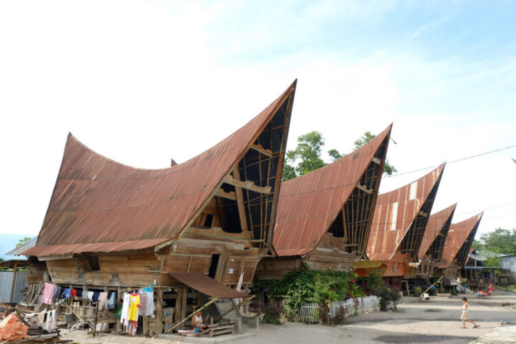 Sambil Bleisure ke Desa Wisata, Yuk Belanja Produk Setempat