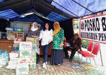 Dr. Debora Jelita Gelontorkan Santunan Bagi Korban Banjir di Kelurahan Pangadegan