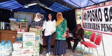 Dr. Debora Jelita Gelontorkan Santunan Bagi Korban Banjir di Kelurahan Pangadegan