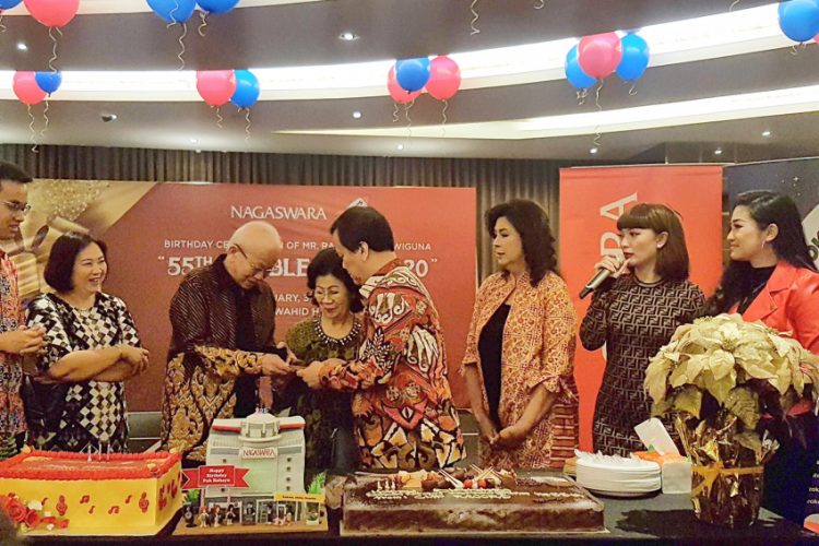 Memasuki Usia ke 55, Rahayu Kertawiguna Mendapat Kejutan Istimewa dari Forwan