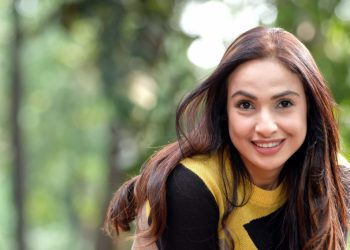 Mehnaz Marinez, Setelah Dunia Sinetron Kini Merambah Layar Lebar
