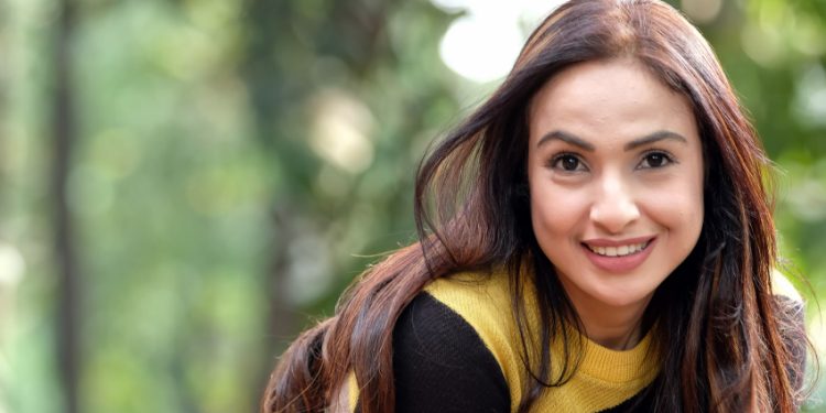 Mehnaz Marinez, Setelah Dunia Sinetron Kini Merambah Layar Lebar