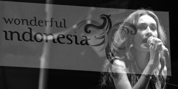 Peduli Sesama, Ini Cara Rebecca Reijman Melawan Dampak Sosial Covid-19