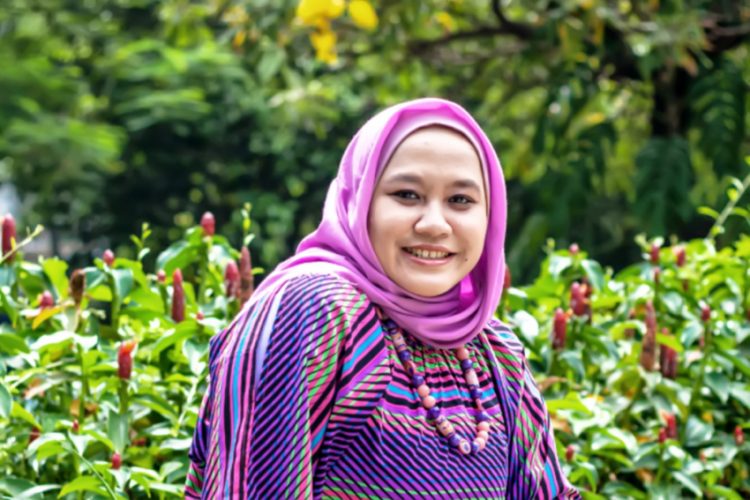 Jana Sandra, Kartini Masa Kini Yang Berjuang Bagi Kaum Dhuafa