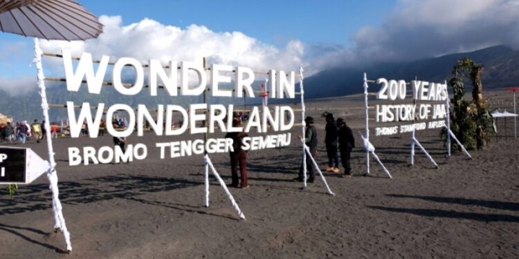 Bromo Pukau Wisman di Hari Raya Yadnya Kasada 2017