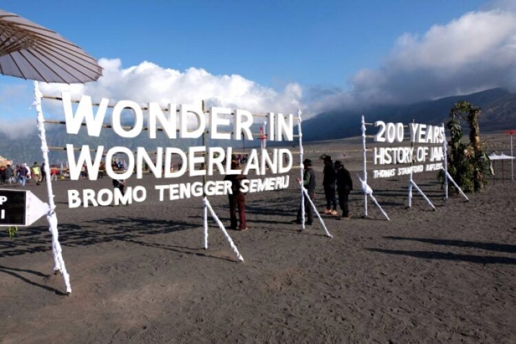 Bromo Pukau Wisman di Hari Raya Yadnya Kasada 2017