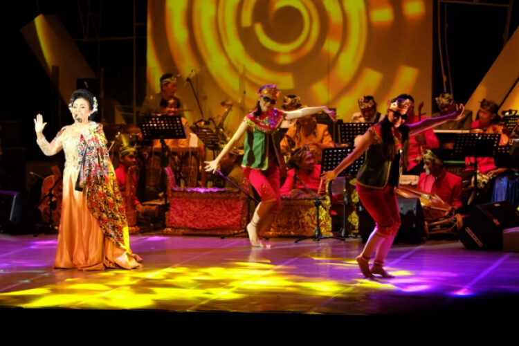 Mengemas Tarling Dalam Balutan Orkestra