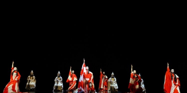 Kolaborasi Bahasa dan Musik di Pertunjukan Teater Kontemporer Dionysus