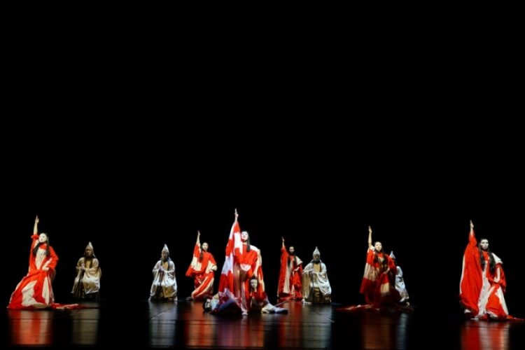 Kolaborasi Bahasa dan Musik di Pertunjukan Teater Kontemporer Dionysus