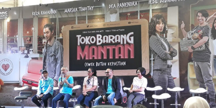 Toko Barang Mantan, Cinta Yang Terkendala Gengsi