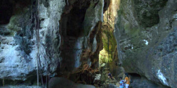 Gua Batu Cermin Labuan Bajo