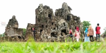 Taman Sari Gua Sunyaragi Cirebon