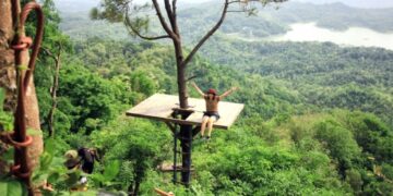 Wisata Kalibiru, Indahnya Menatap Hamparan Bukit Manoreh