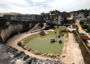 Menikmati Pesona Bukit Jaddih Madura