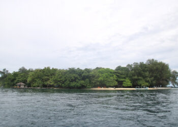 Pulau Cina, Menikmat Belai Laut di Pesisir Jakarta