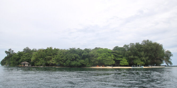 Pulau Cina, Menikmat Belai Laut di Pesisir Jakarta