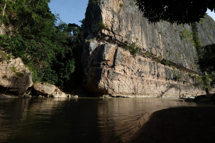 Kagumi Destinasi Menarik Enrekang, Tim JKW-PWI Sambangi Tebing Mandu & Perkebunan Bawang