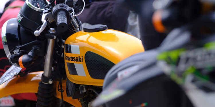 Tim Jelajah Kebangsaan Wartawan – PWI Buktikan Ketangguhan Motor Kawasaki