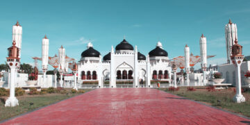 5 Masjid Cantik Yang Wajib Dikunjungi untuk Wisata Religi