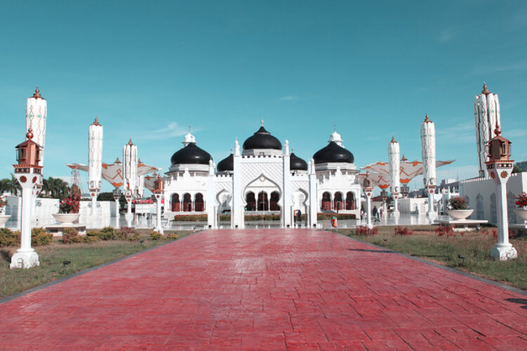 5 Masjid Cantik Yang Wajib Dikunjungi untuk Wisata Religi