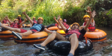 Pacu Adrenaline Lewat Tubing di Umbul Cokro