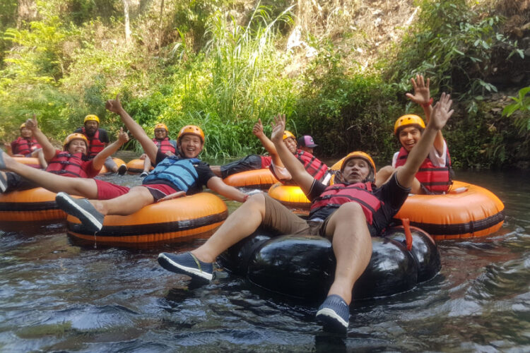 Pacu Adrenaline Lewat Tubing di Umbul Cokro