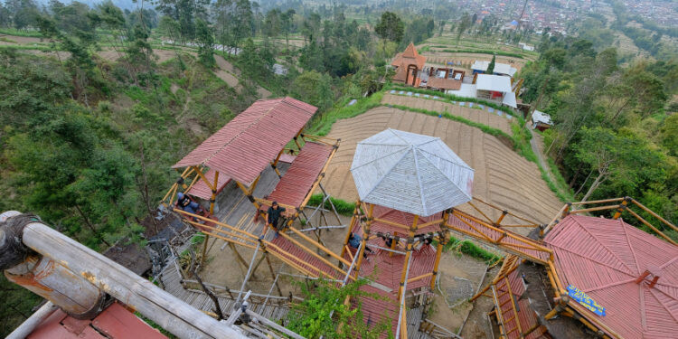 Oemah Bamboo, Tawarkan Keindahan dan Harumnya Kopi Arabika Merapi