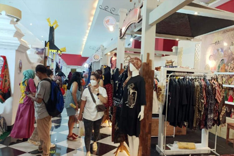 Temukan Ragam Oleh Oleh Khas Nusantara di Jakarta Fair