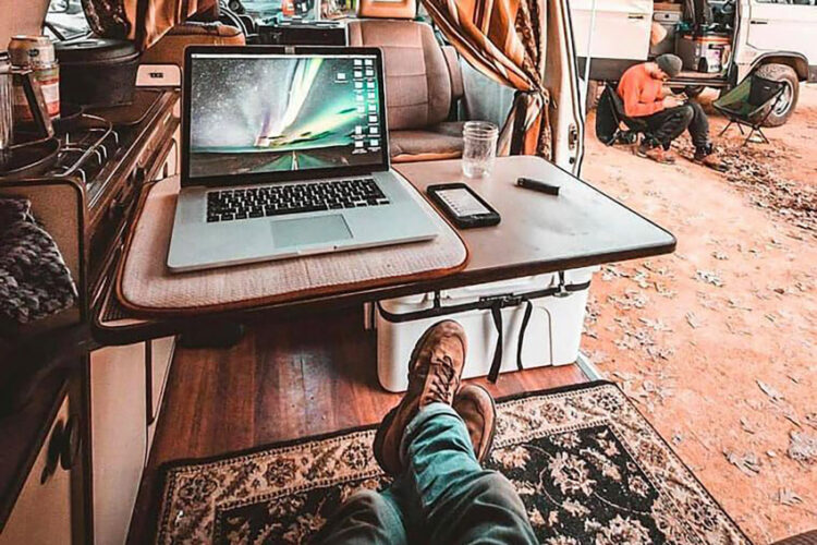 Workation dengan Campervan, Solusi Cerdas Atasi Kejenuhan Kerja