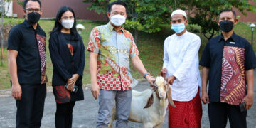 ASTON Sentul Lake Resort & Conference Center, Rayakan Idul Adha Lewat Berbagi Hewan Qurban