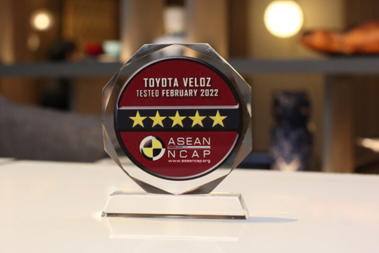 Ditetapkan Raih Rating Tertinggi, Toyota All New Veloz Terima Penghargaan dari ASEAN NCAP