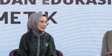 Arzeti Bilbina, Kosmetik yang Baik Tentukan Kesehatan Fisik