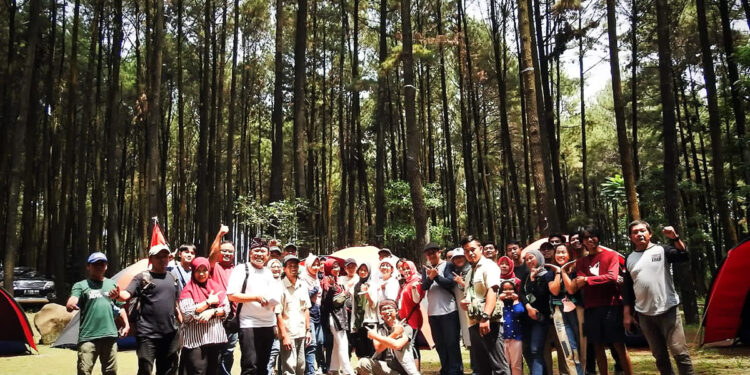 Menikmati Alam Raya dengan Momentum HUT RI, Cara KIT Menjaga Kekompakan Anggotanya