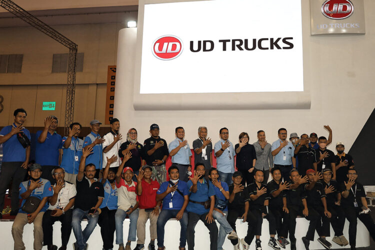 UD Trucks Berikan Pelatihan Mengemudi di GIIAS 2022