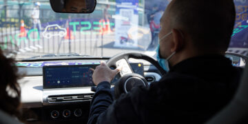 Wuling Resmi Luncurkan Air ev di Kota Pahlawan