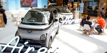 Wuling Air ev Sapa Masyarakat Ibu Kota Jakarta di Mall Puri Indah