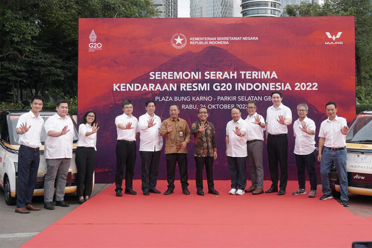 Dukung G20, Wuling Serahkan Air ev Kepada Kementerian Sekretariat Negara