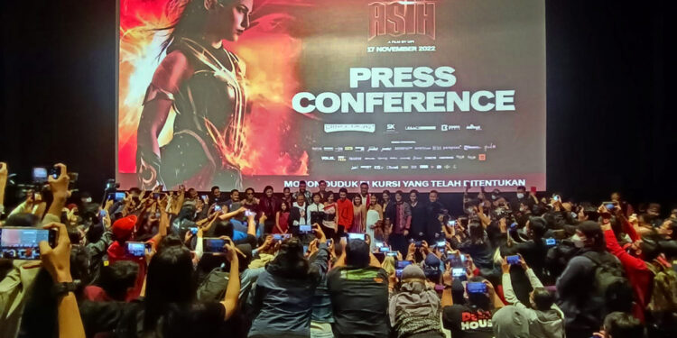 Film “Sri Asih”, Aksi Seru Superhero Perempuan Pertama Indonesia