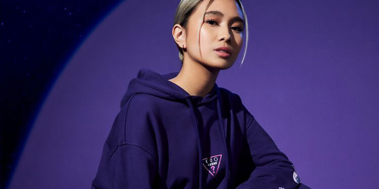 Gandeng NIKI, GUESS Perkenalkan Kapsul Originals x 88rising Edisi Terbatas