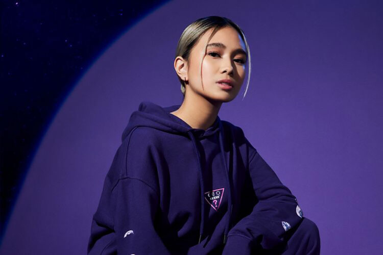 Gandeng NIKI, GUESS Perkenalkan Kapsul Originals x 88rising Edisi Terbatas