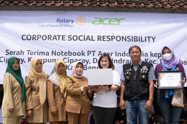 Perkuat Akselerasi PembaTIK, Acer Beri Bantuan Laptop Kepada Sejumlah Sekolah di Indonesia