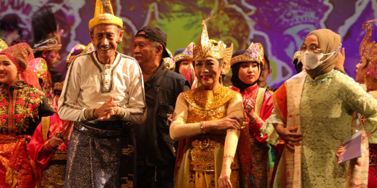 Tampil Luar Biasa, GCN Hadirkan Tari & Musik Tradisi Indonesia di TIM, Jakarta