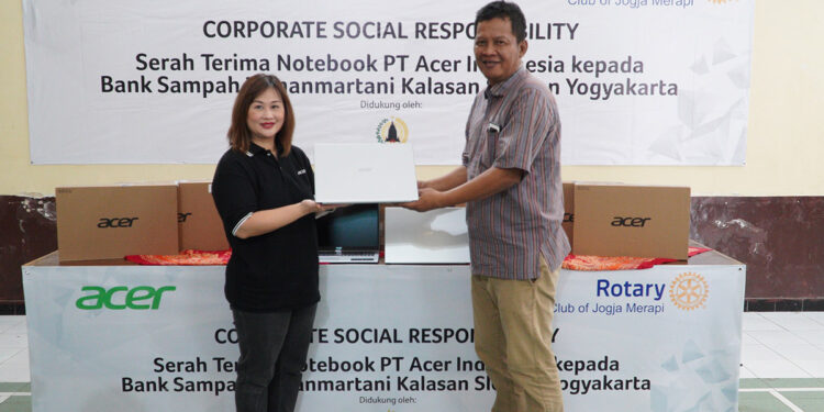 Acer Bantu Perangkat Teknologi Pengelolaan Administrasi Bank Sampah Tamanmartani di Kabupaten Sleman, Yogyakarta