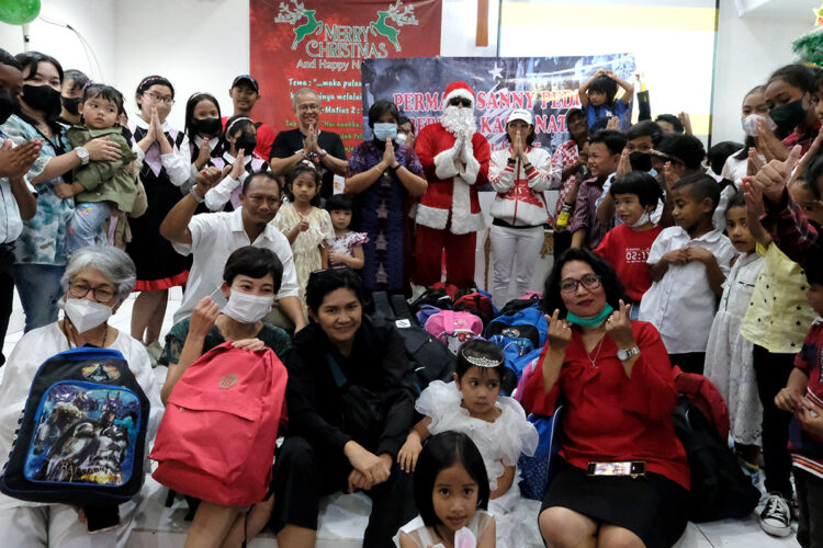 Permata Sanny Peduli Tebar Kebahagiaan Natal Kepada Anak Anak Korban Gempa Cianjur