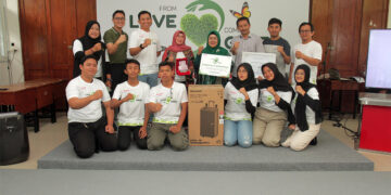 Sharp Gelar Kegiatan Pelestarian Lingkungan di SMAN 12 Bandung