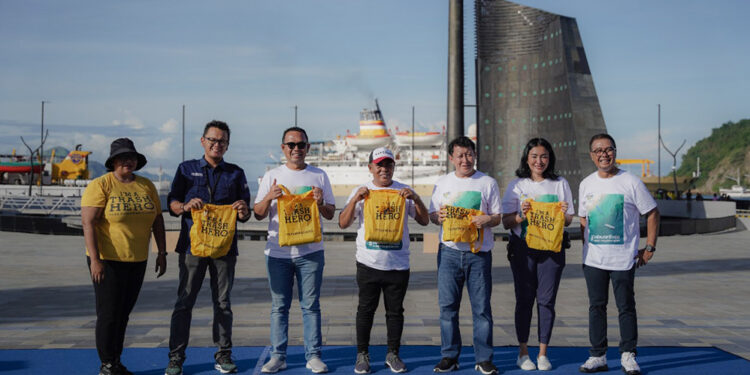 InJourney dan HIN Gelar Gerakan Peduli Sampah di Labuan Bajo