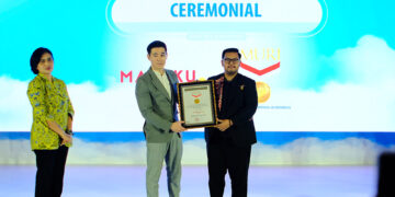 MAKUKU Raih 2 Rekor MURI Sebagai Popok Bayi Tertipis dan Popok Bayi Anti Gumpal Pertama di Indonesia