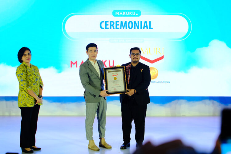 MAKUKU Raih 2 Rekor MURI Sebagai Popok Bayi Tertipis dan Popok Bayi Anti Gumpal Pertama di Indonesia